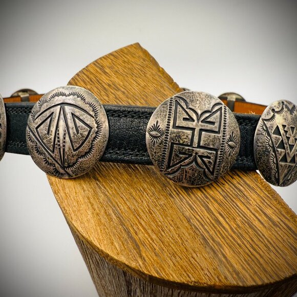 Vintage Navajo Sterling Silver Concho Belt — Signed JF — 14 Piece Set (30") - Picture 4 of 9